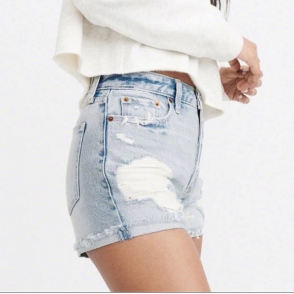 Abercrombie & Fitch Annie High rise light wash distressed denim shorts - size 27 - Picture 1 of 13